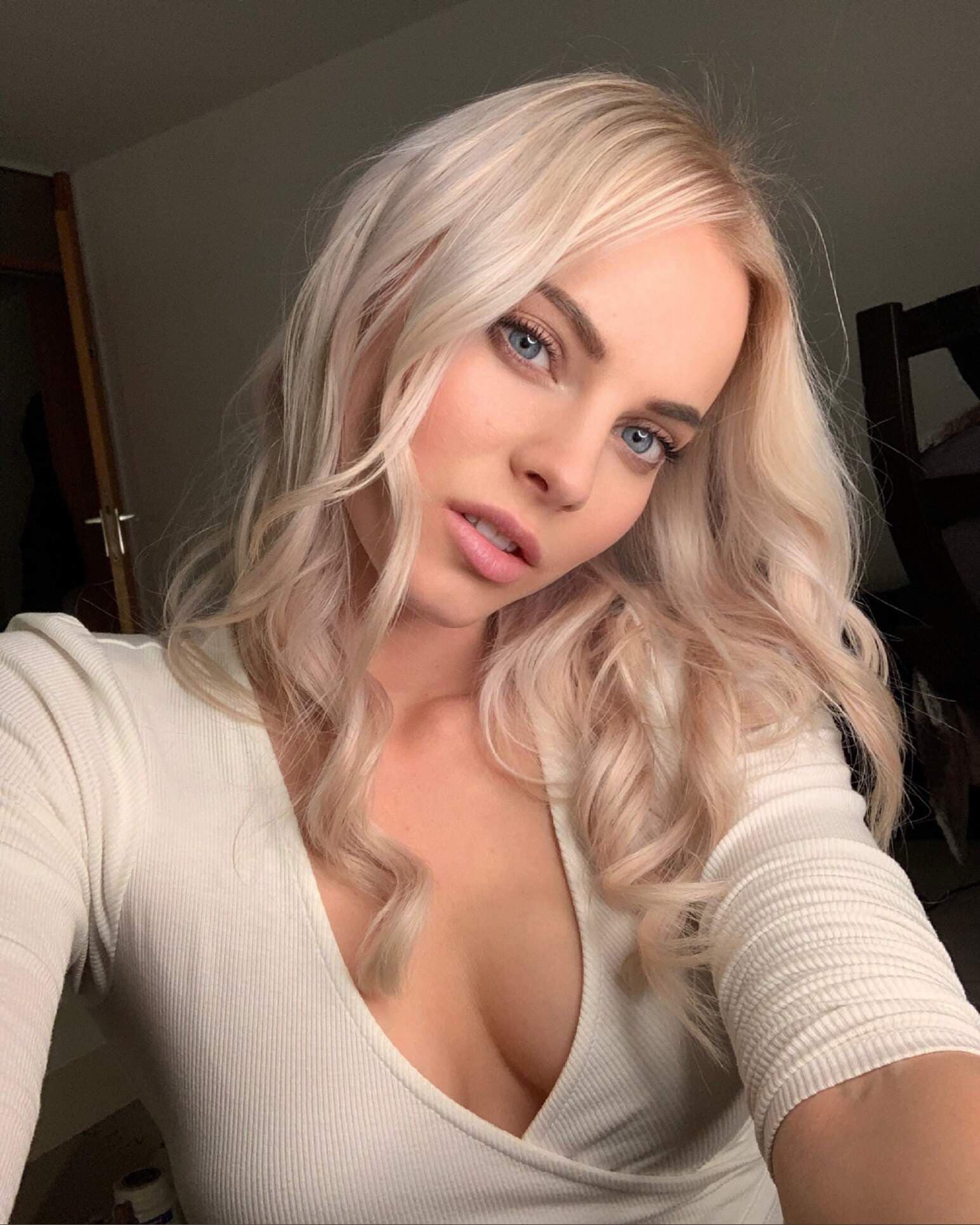 Peyton 💗 (#1 NAUGHTY FITNESS ⭐ ON OF)